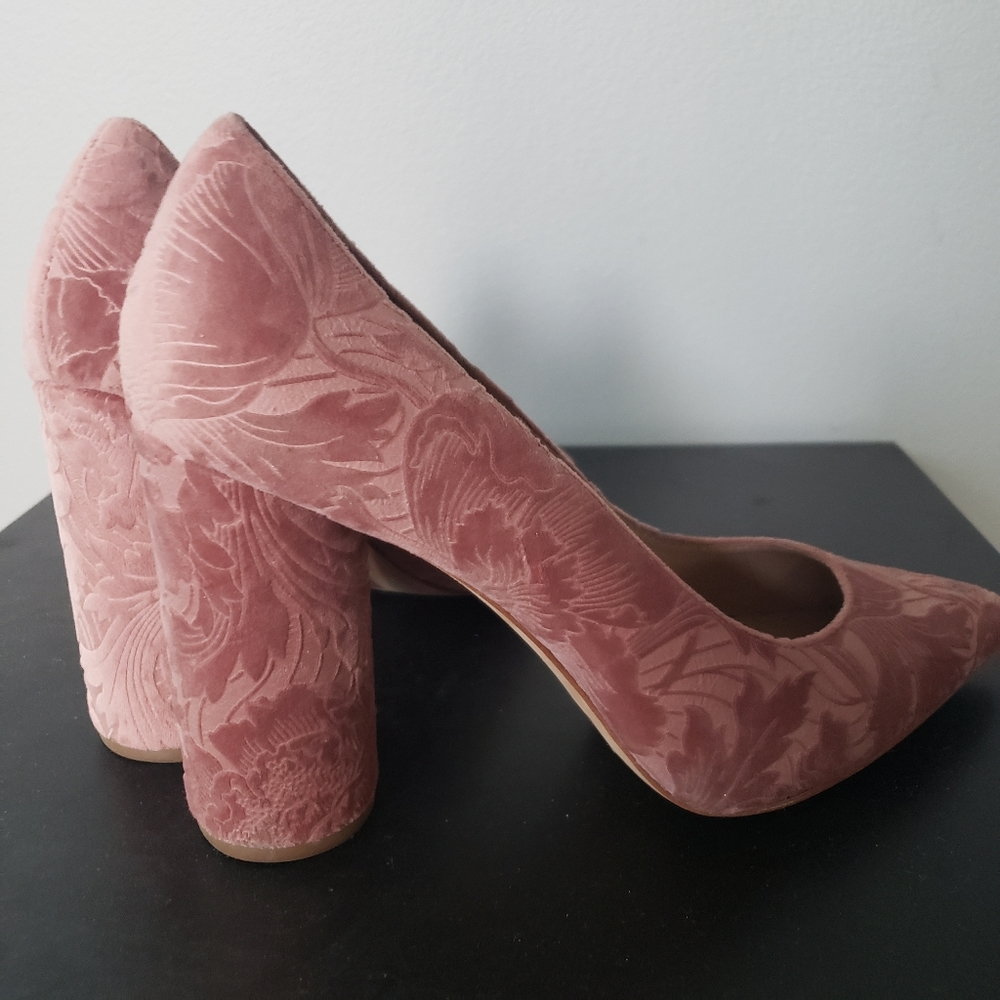 POUR la VICTOIRE PUMP